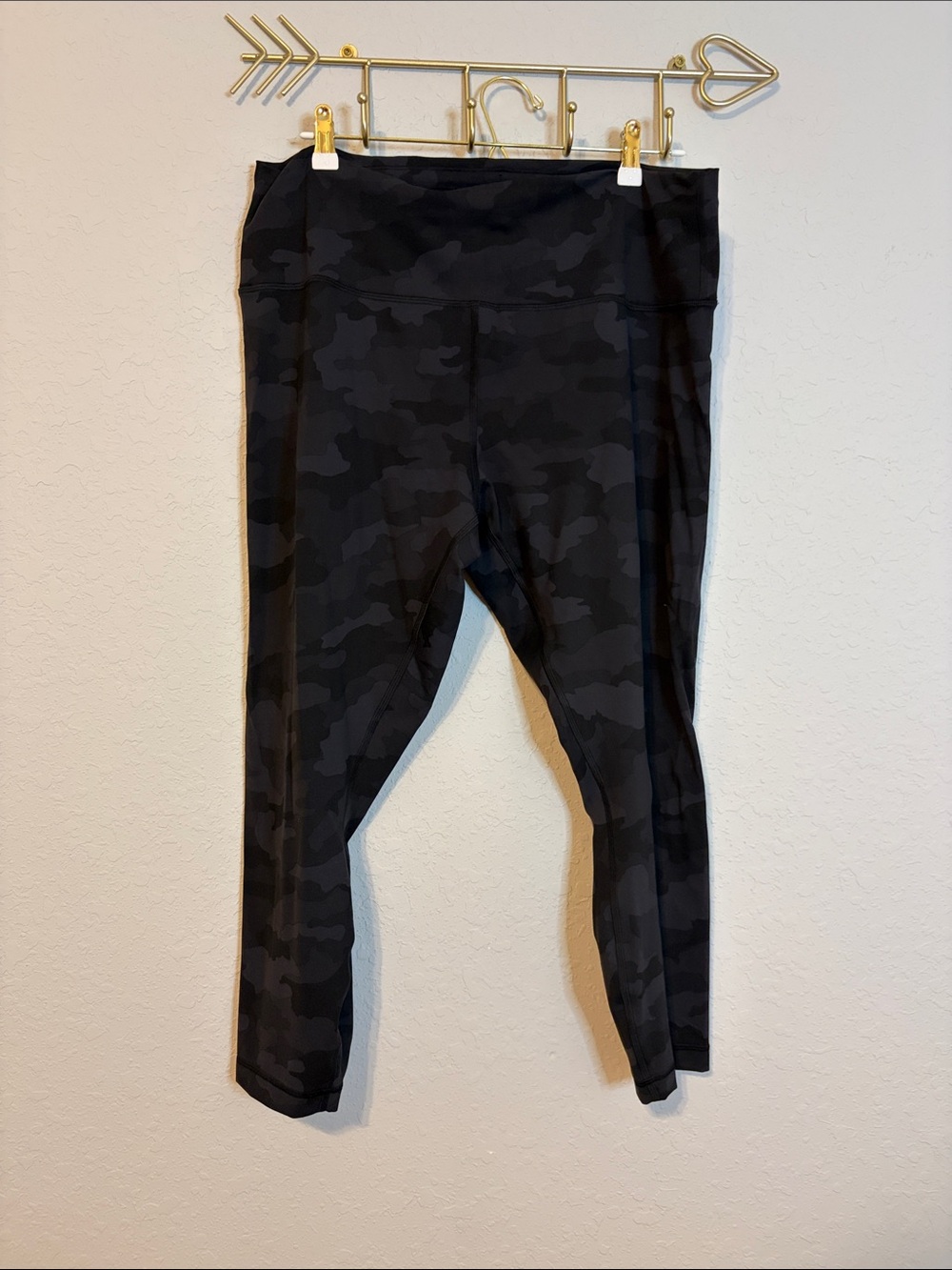 Lululemon Black Camo High-Rise Leggings Size 20 NWOT
